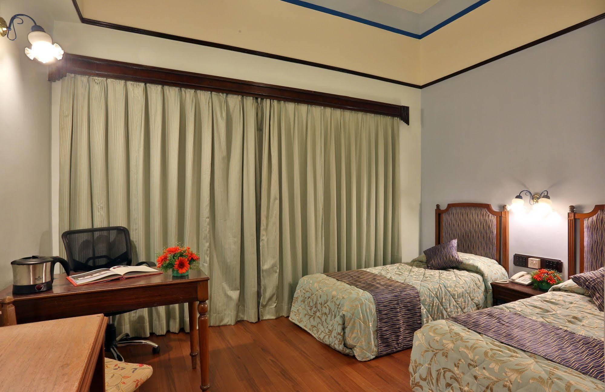 Hotel Mandovi Panaji Exterior foto